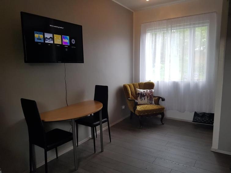 Laekjarbakki 11 Apartment วาร์มาห์ลิด ภายนอก รูปภาพ